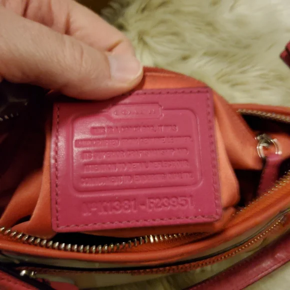 Coach Daisy Spectator Purse GUC - Picture 7 of 16